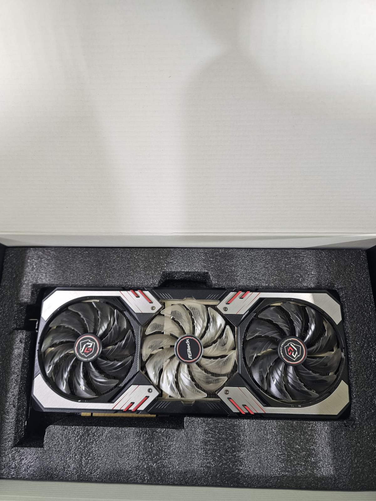 AMD Radeon™ RX 6800 XT Phantom Gaming 16GB OC