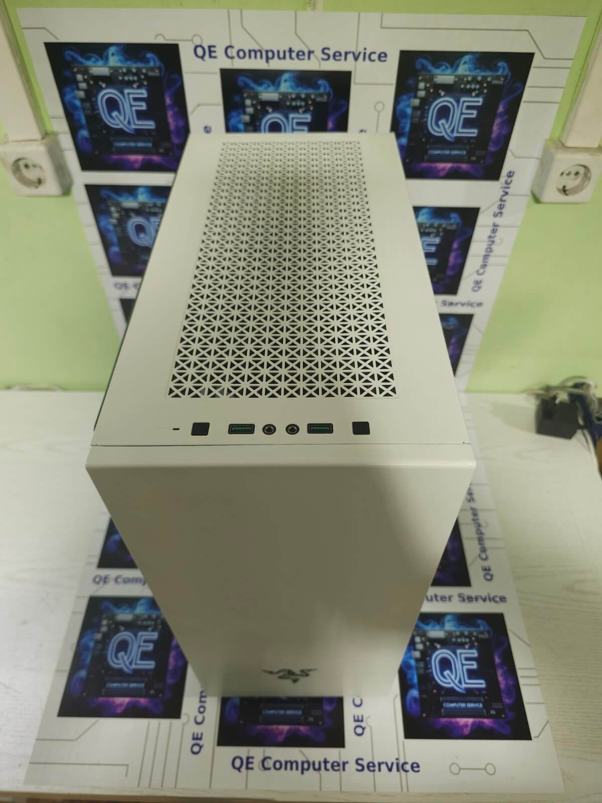 Геймърски Компютър за лек гейминг | |