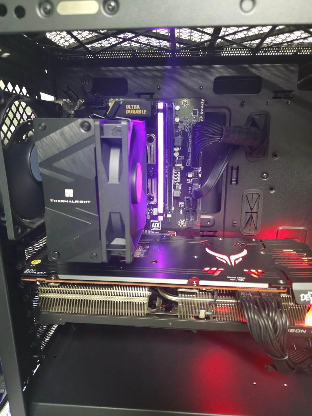 Геймърски Компютър за лек гейминг | |