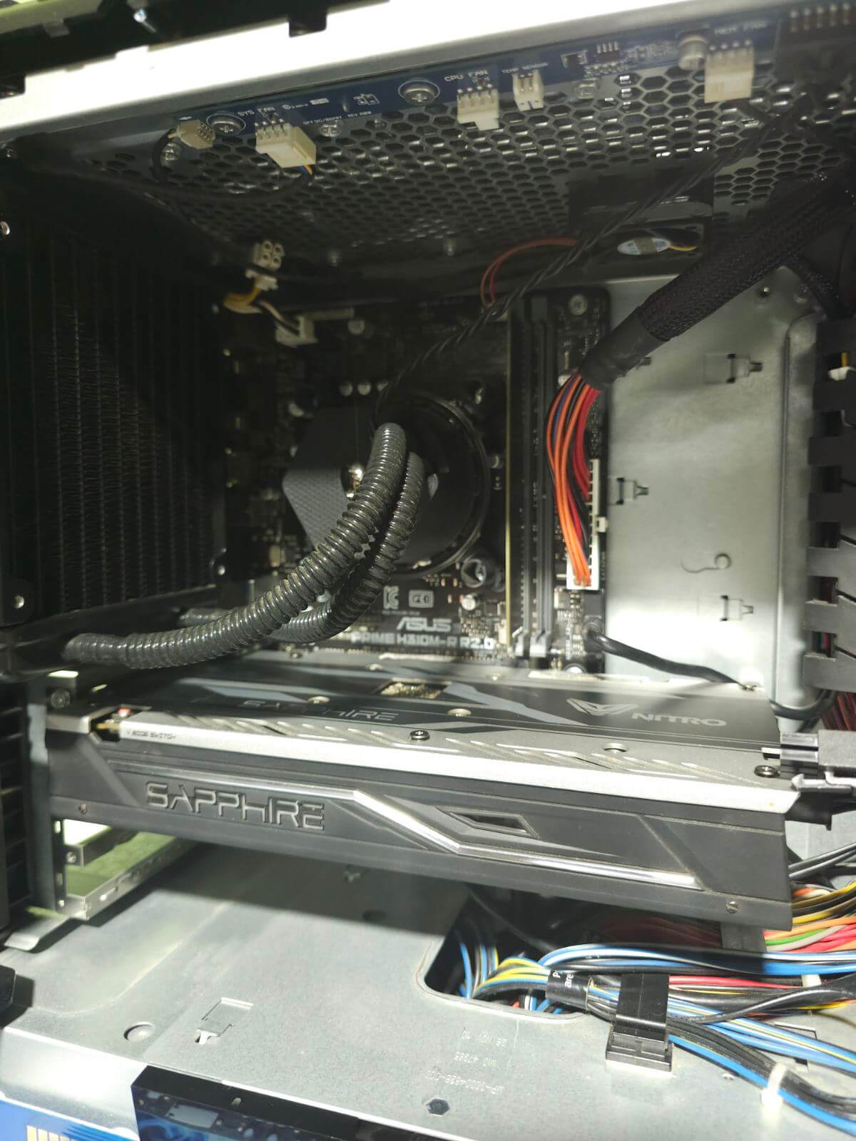 🖥️ Alienware Aurora R3
👽 Alienware gaming PC
🎮 Геймърски компютър
🧠 Intel Core i3-8100
⚡ 3.60 GHz процесор
🛠️ ASUS PRIME H310M-R R2.0
💾 8 GB DDR4 RAM
🎮 AMD Radeon RX 470
🔥 RX 470 8 GB GDDR5
💧 Водно охлаждане
❄️ Тих геймърски компютър
💽 1 TB HDD
📦 Голям хард диск
🎯 1080p gaming
🎮 CS2 PC
🎮 Fortnite PC
🎮 GTA V PC
💻 Компютър за работа
📊 Офис компютър
🎨 Графична работа
🎬 Видео и мултимедия
🚀 Възможност за ъпгрейд
⭐ Цена/качество