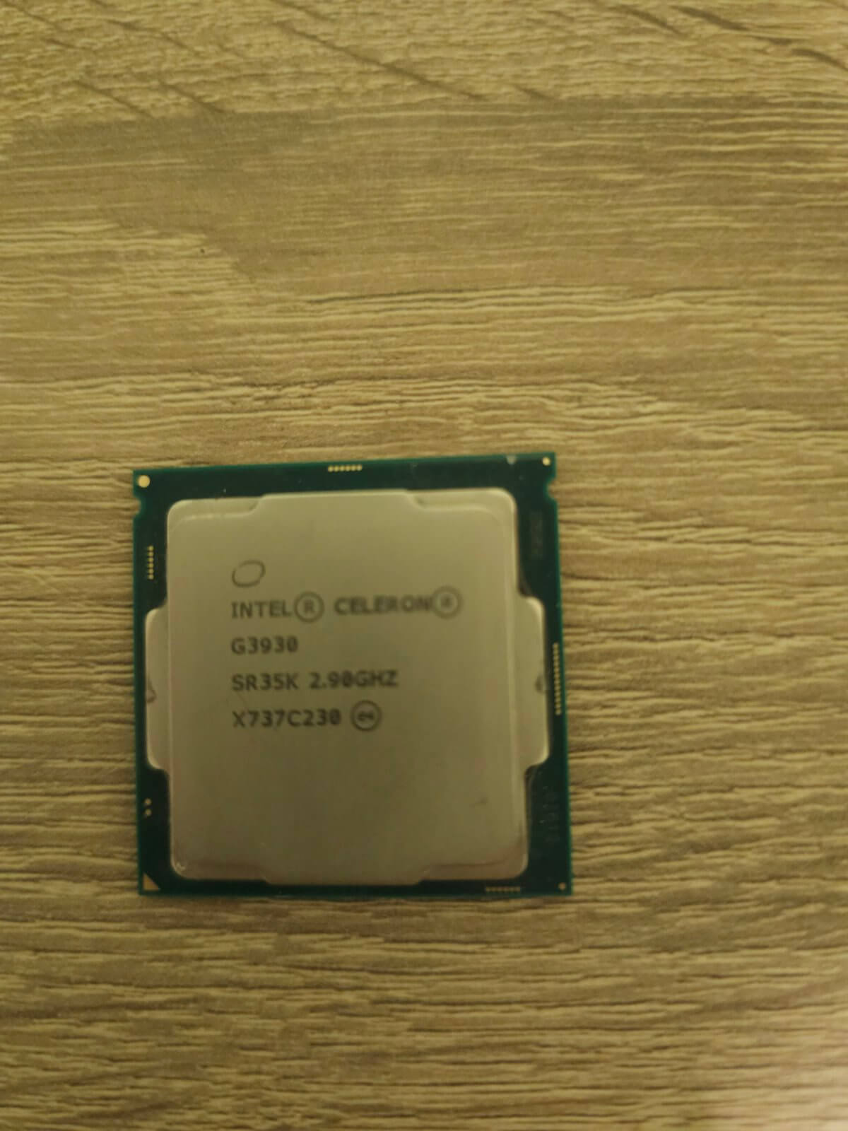 Intel® Celeron® Processor G3930 | |